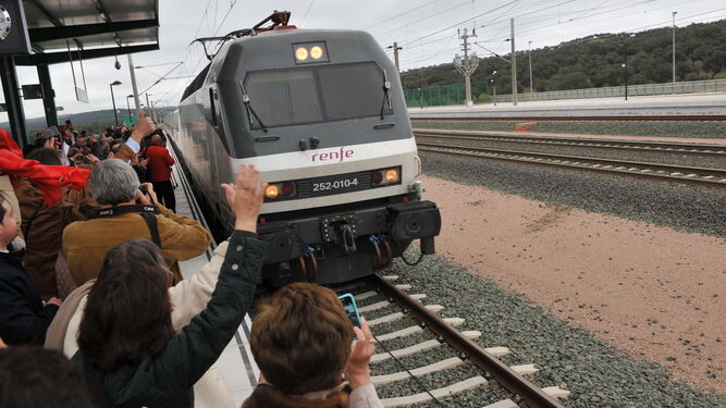 Llegada del primer AVE a Villanueva de Córdoba, el 29 de marzo de 2014.