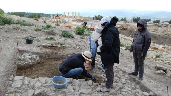 Trabajos arqueológicos en Torreparedones.