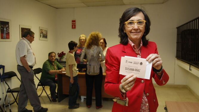 La consejera de Cultura, Rosa Aguilar, muestra su respaldo a Díaz.