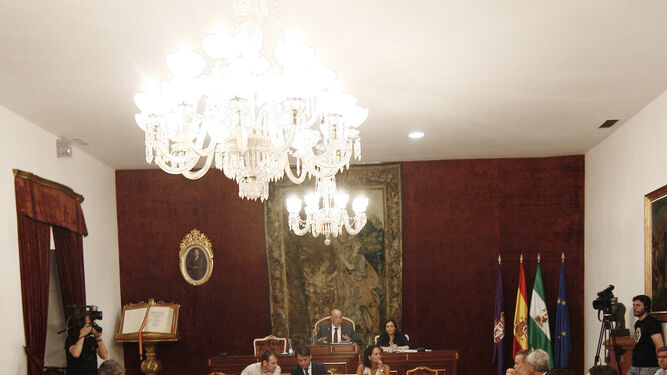 Un momento de la sesión plenaria, ayer en el palacio de la Merced.