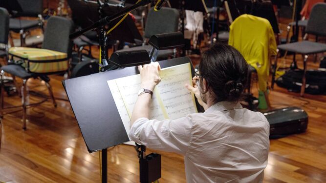 Miguel Bezanilla trabaja en una sesión con orquesta en Los Ángeles (EEUU).