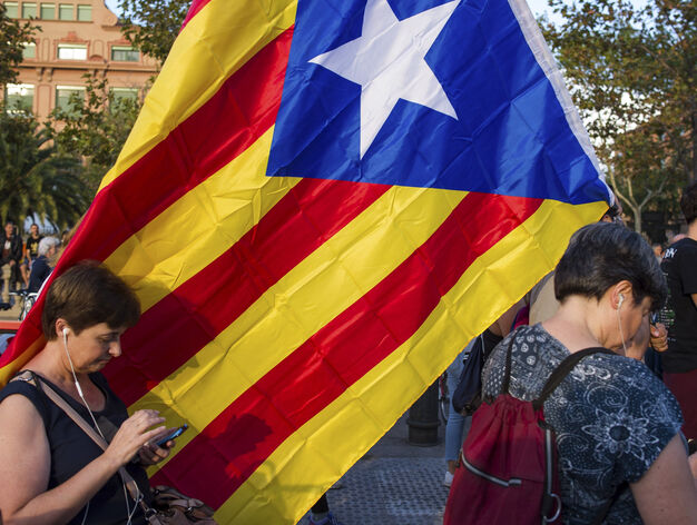 La declaraci&oacute;n de la independencia catalana "en suspenso", en im&aacute;genes
