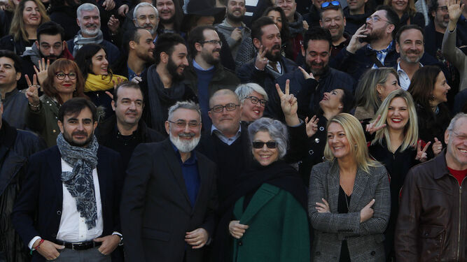 Foto de familia de los asistentes a la lectura de las nominaciones a los Premios del Cine Andaluz.