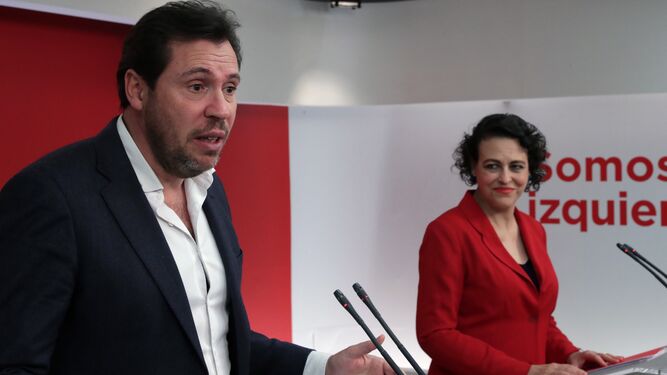 El portavoz de la Ejecutiva Federal del PSOE, Óscar Puente, junto a Magdalena Valerio en 2018, cuando era también alcalde de Valladolid.