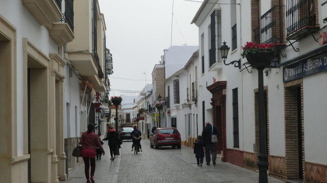 Calle Feria, en la zona centro de la localidad de la Vega.