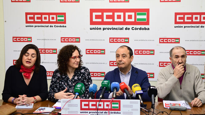 Marina Borrego, Nuria López, Carlos Bravo y Julián Gutiérrez, en la presentación del informe.
