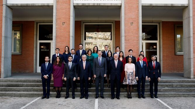 El Rey reclama lealtad a España a los nuevos diplomáticos