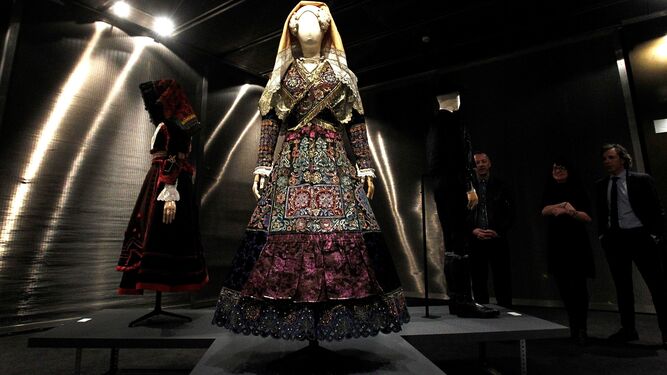 Moda y folclore en el armario regional español