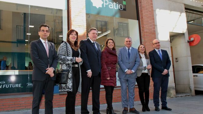 La Junta, el Ayuntamiento y Telefónica inauguran el Open Future El Patio