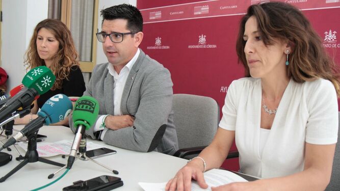 Mirian Mengual, Pedro García y Elena Jiménez presentan la iniciativa.