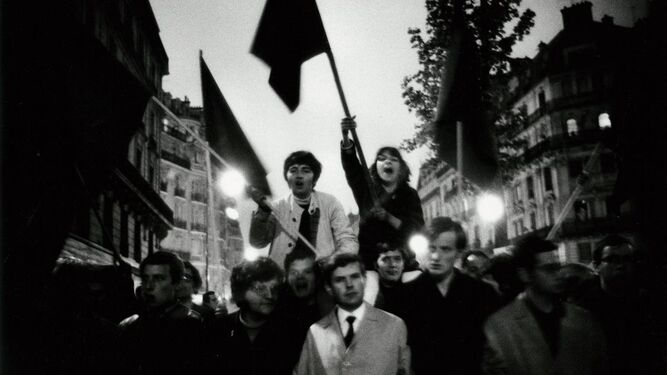 Manifestación de estudiantes en París durante el mes de mayo de 1968.