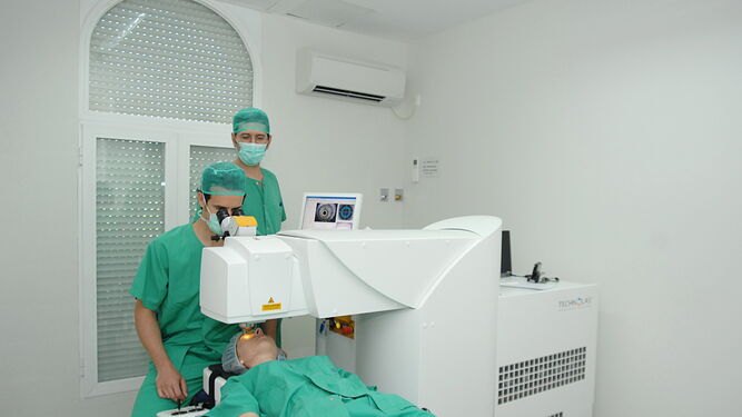 Una prueba de oftalmología en el complejo sanitario.