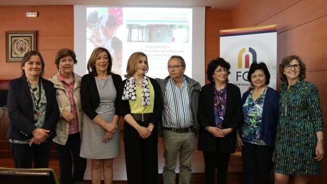 Asistentes a la celebración del décimo aniversario del proyecto La Casita, en Ciencias de la Educación.