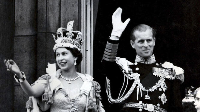 La reina y su marido el día de su coronación en junio de 1953.
