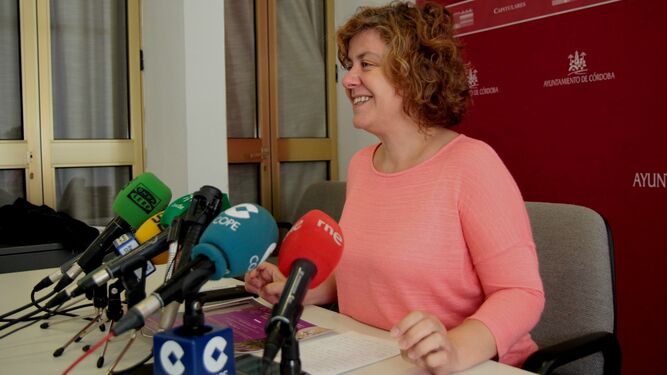 La teniente de alcalde de Participación Ciudadana, Alba Doblas, ayer, en el Ayuntamiento.