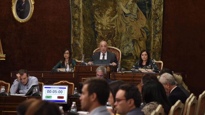 Un momento de la última sesión plenaria de la Diputación.