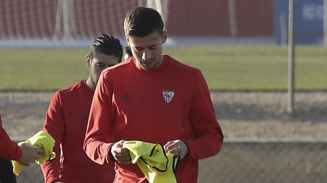Clement Lenglet, en un entrenamiento del Sevilla.