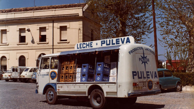 Imagen de uno de los camiones históricos de Puleva