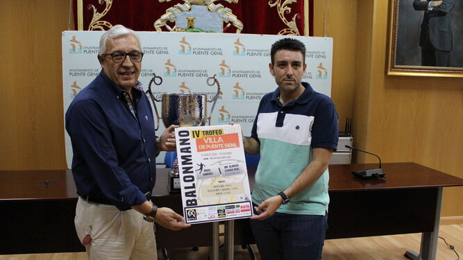 Momento de presentación del cartel del Trofeo Villa de Puente Genil.