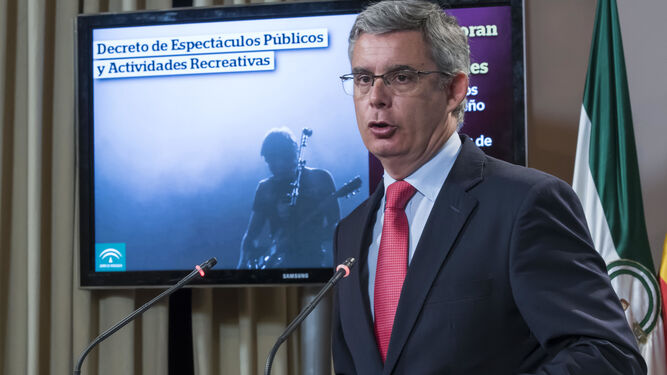 El portavoz del Ejecutivo andaluz, Juan Carlos Blanco, durante la rueda de prensa posterior a la reunión que el Consejo de Gobierno de la Junta de Andalucía.