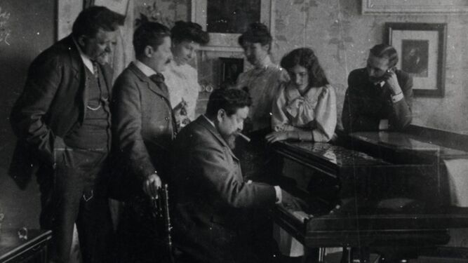 Albéniz tocando el piano con unos amigos (Niza, 1905)