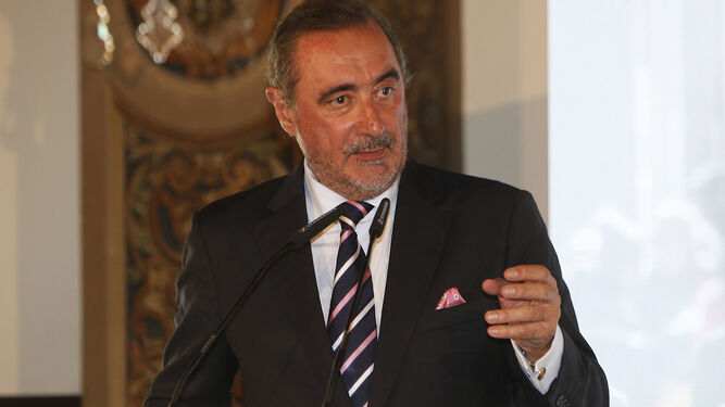 Carlos Herrera durante su intervención hoy en el Alfonso XIII sevillano