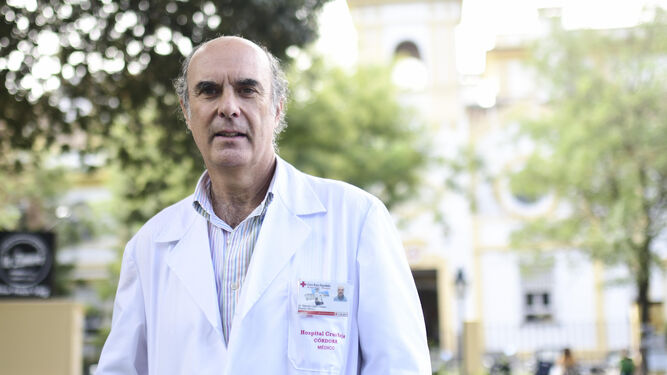 El nuevo director médico del Hospital Cruz Roja, Manuel López Obispo.