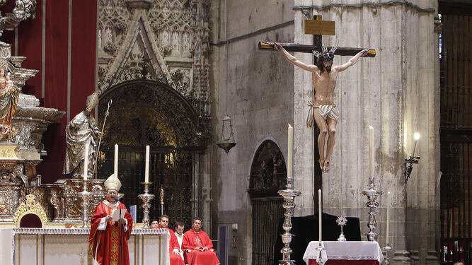 Asenjo bendice el nuevo Cristo de la Vera Cruz para Montequinto
