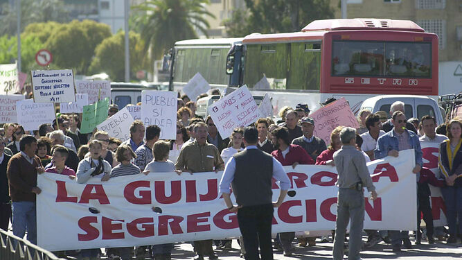 Protesta de los vecinos de La Guijarrosa en 2011 para reclamar su separación de Santaella.