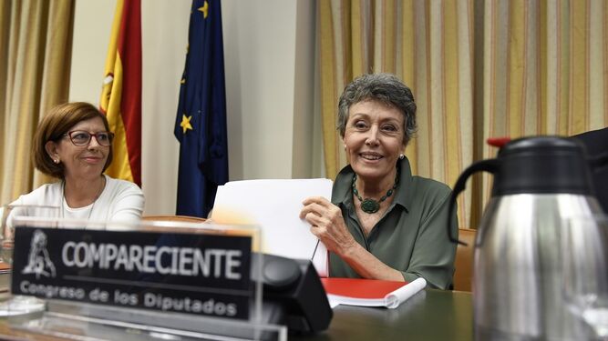 La administradora única de RTVE, Rosa María Mateo, en su comparecencia parlamentaria