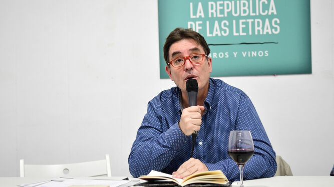 Luis García Montero, ayer, en La República de las Letras.