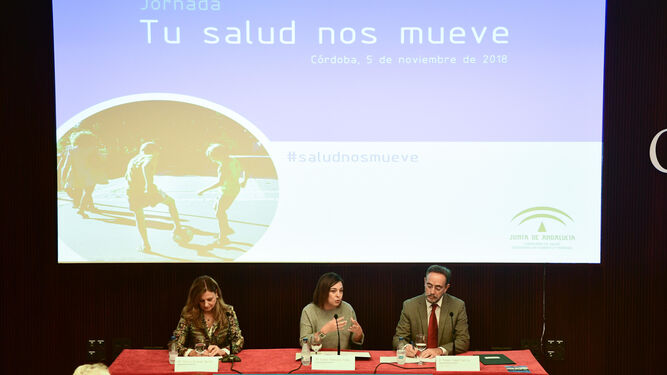 Marina Álvarez, Isabel Ambrosio y Felipe López, en las jornadas 'Tu salud nos mueve'.