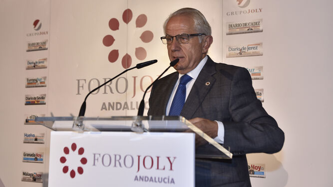 Antonio Pascual, presidente de Endesa Generaci&oacute;n, present&oacute; al conferenciante.