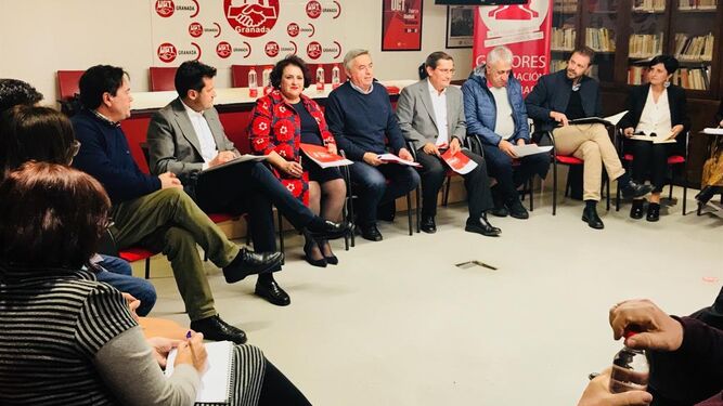 Reunión de los candidatos del PSOE de Granada con representantes sindicales