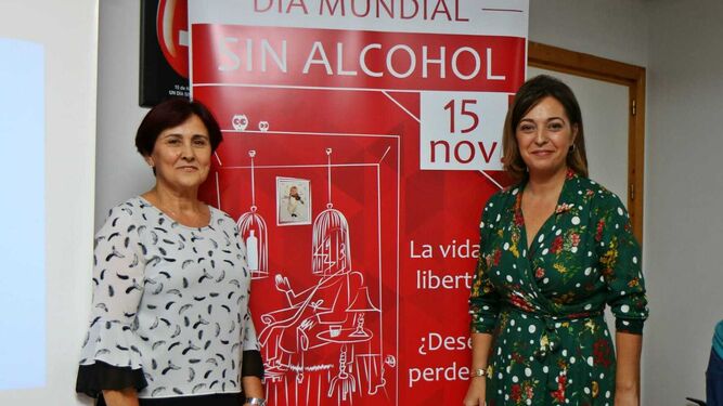La alcaldesa en las jornadas que celebró ayer en Córdoba el colectivo Acali.