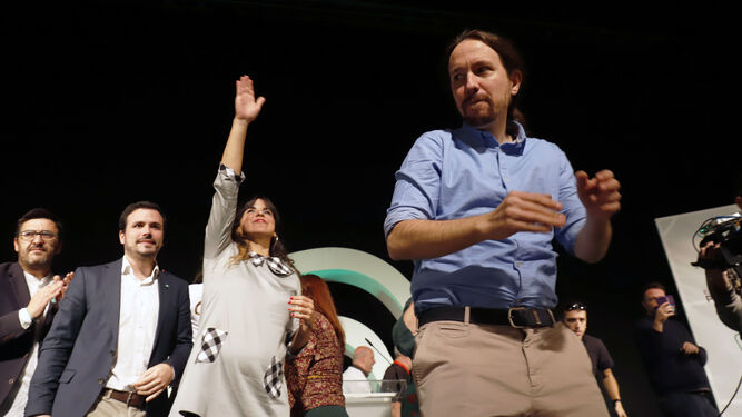 Pablo Iglesias arropa a Rodr&iacute;guez y Ma&iacute;llo en el acto de Adelante Andaluc&iacute;a en Torremolinos .