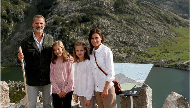 Los Reyes Felipe VI y Letizia, con sus dos hijas, el 8 de septiembre en Covadonga.