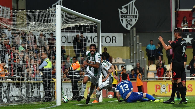 Aythami celebra el gol que le dio el triunfo al Córdoba en Reus.