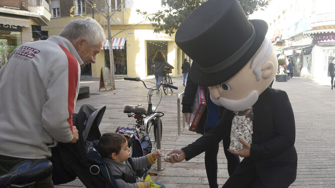 Mr. Monopoly recorre las calles de C&oacute;rdoba