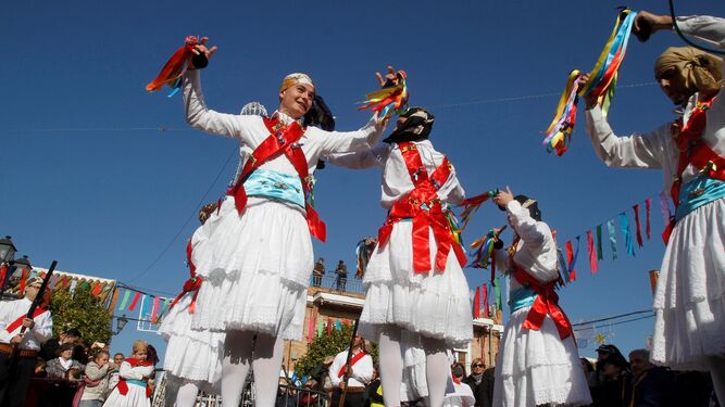 La danza de los Locos en Fuente Carreteros.