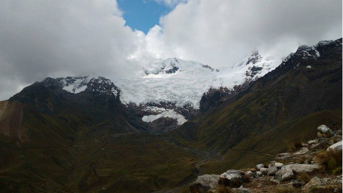 Avalancha en la Cordillera Blanca, Perú.