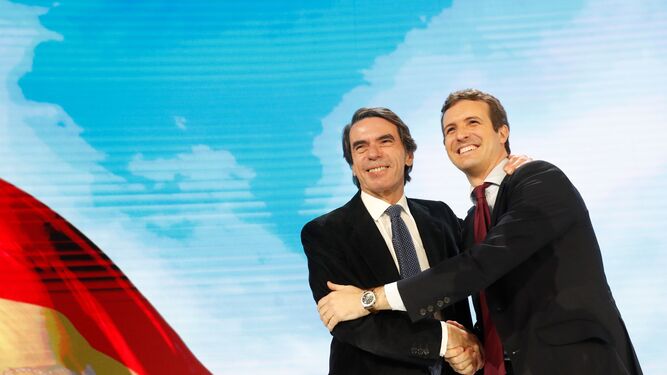 Pablo Casado junto a José María Aznar en la convención nacional del PP.