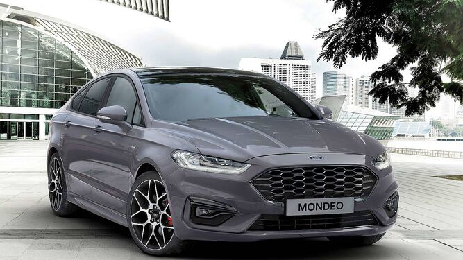 Ford renueva el Mondeo, un modelo fabricado en España, y añade versiones híbridas