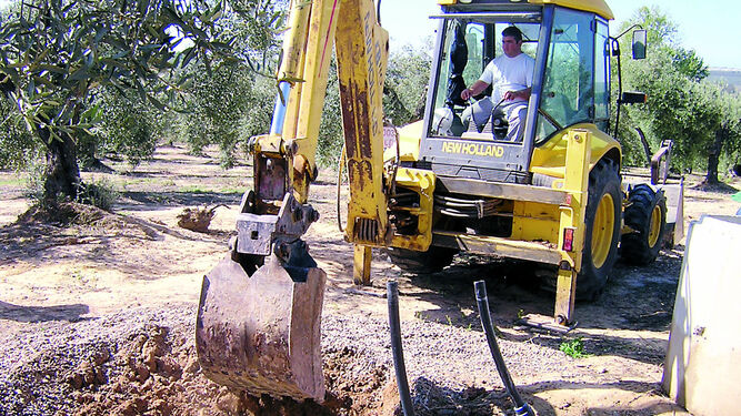 Clausura de un pozo ilegal detectado en un olivar