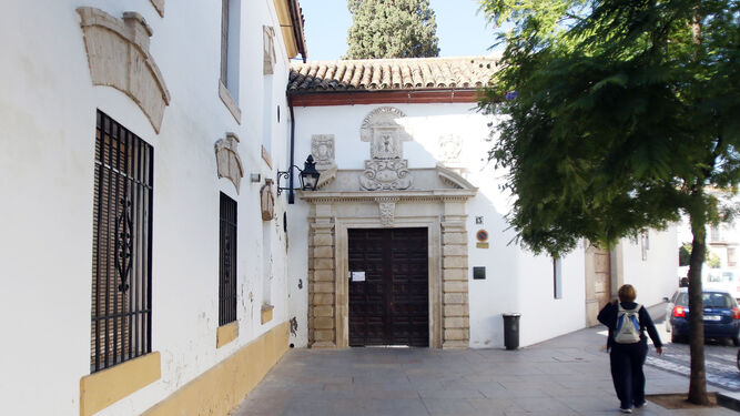 Fachada del convento  de Santa Isabel.