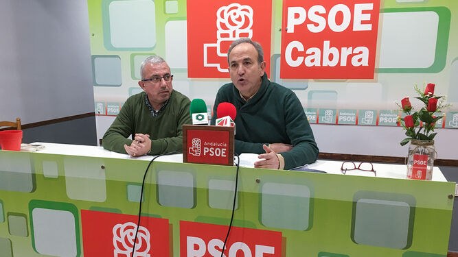 El PSOE acusa al alcalde de Cabra de querer silenciar el caso de la nave de la ronda.