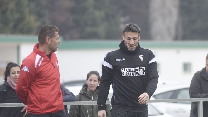 Curro Torres charla con Piovaccari durante el entrenamiento matinal.