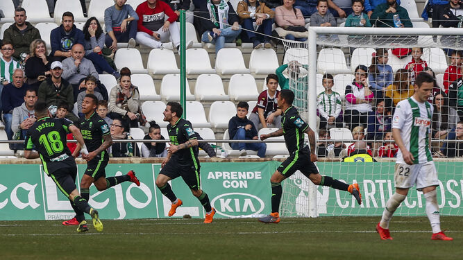 Machís celebra el gol que le dio al Granada la victoria en El Arcángel el curso pasado.