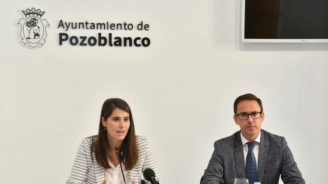 Araceli Cabello y Santiago Cabello, durante su comparecencia en Pozoblanco.