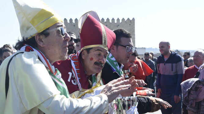 Pasacalles del Puente Romano del Carnaval de C&oacute;rdoba